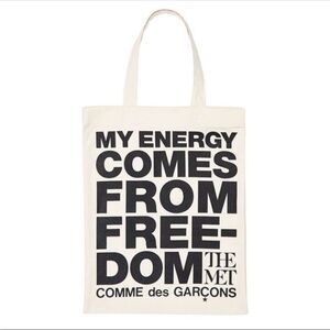 COMME des GARÇONS x The Met Cream Graphic Tote - "My Energy Comes From Freedom"